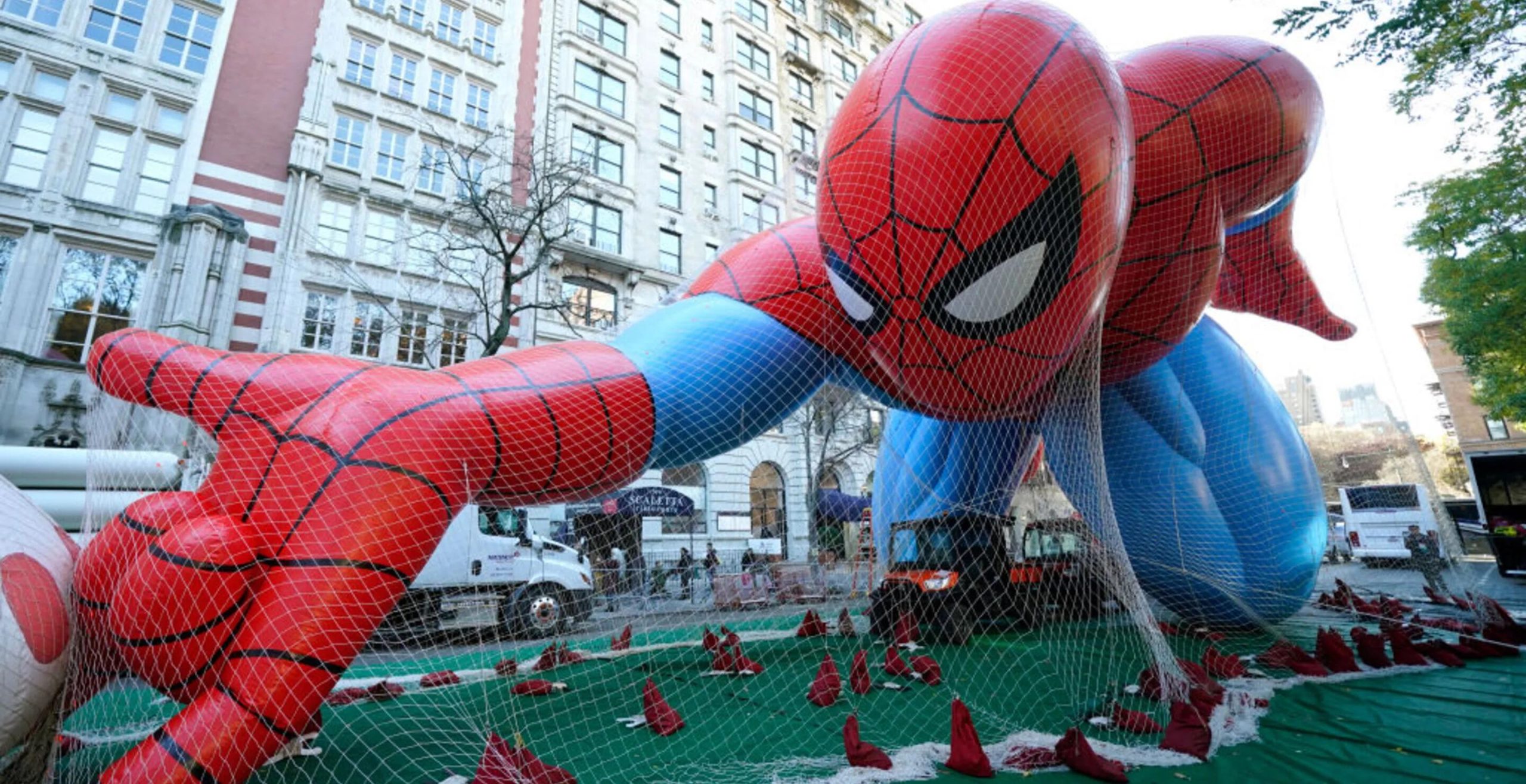 4 Of The Biggest Macy’s Day Parade Controversies Ever [Video]