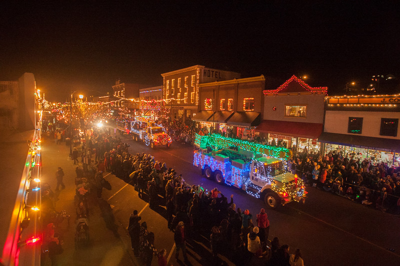 Massive Ladysmith Light Up Parade to kick off annual Festival of Lights [Video]