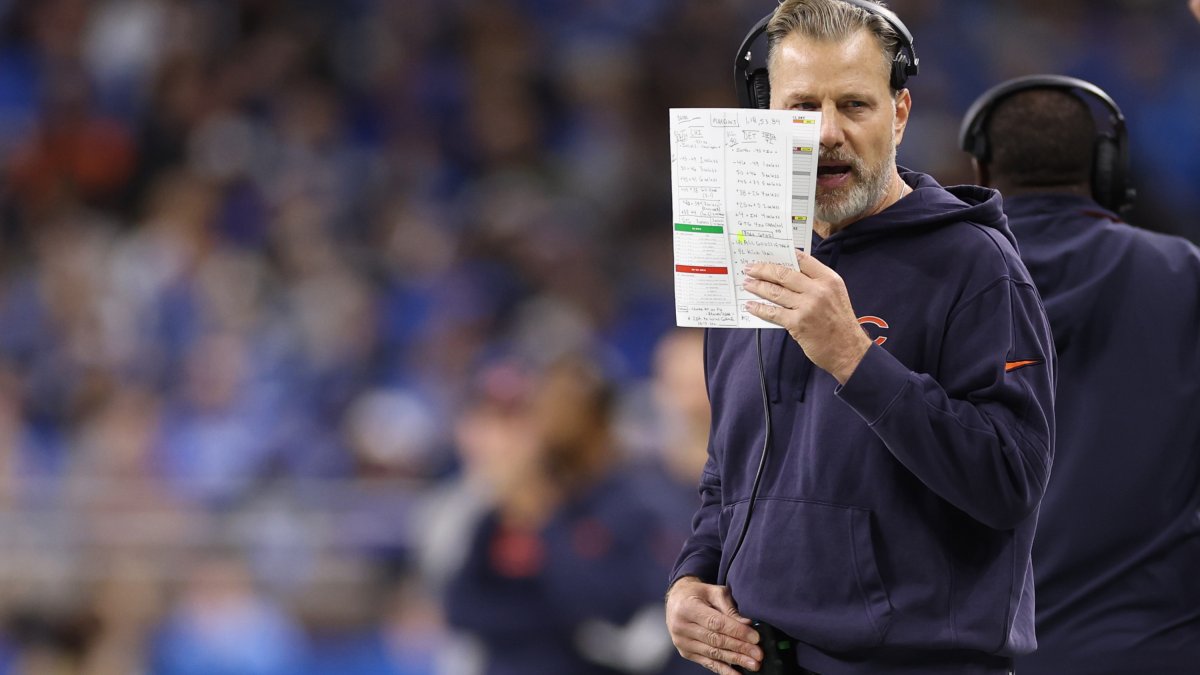 Heres what Matt Eberflus said about not calling timeout in loss  NBC Chicago [Video]