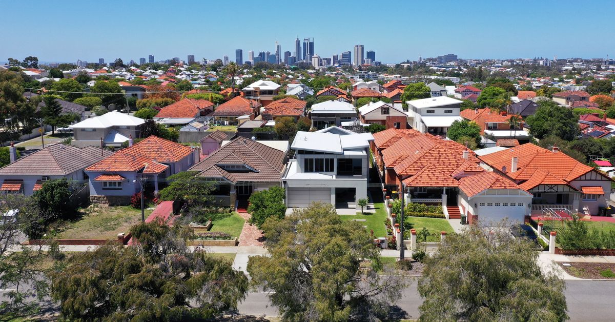 House prices, sales fall as Aussie market leans into downturn [Video]