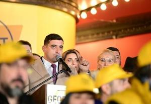 Social Democrats lead Romania vote, but far right makes big gains [Video]