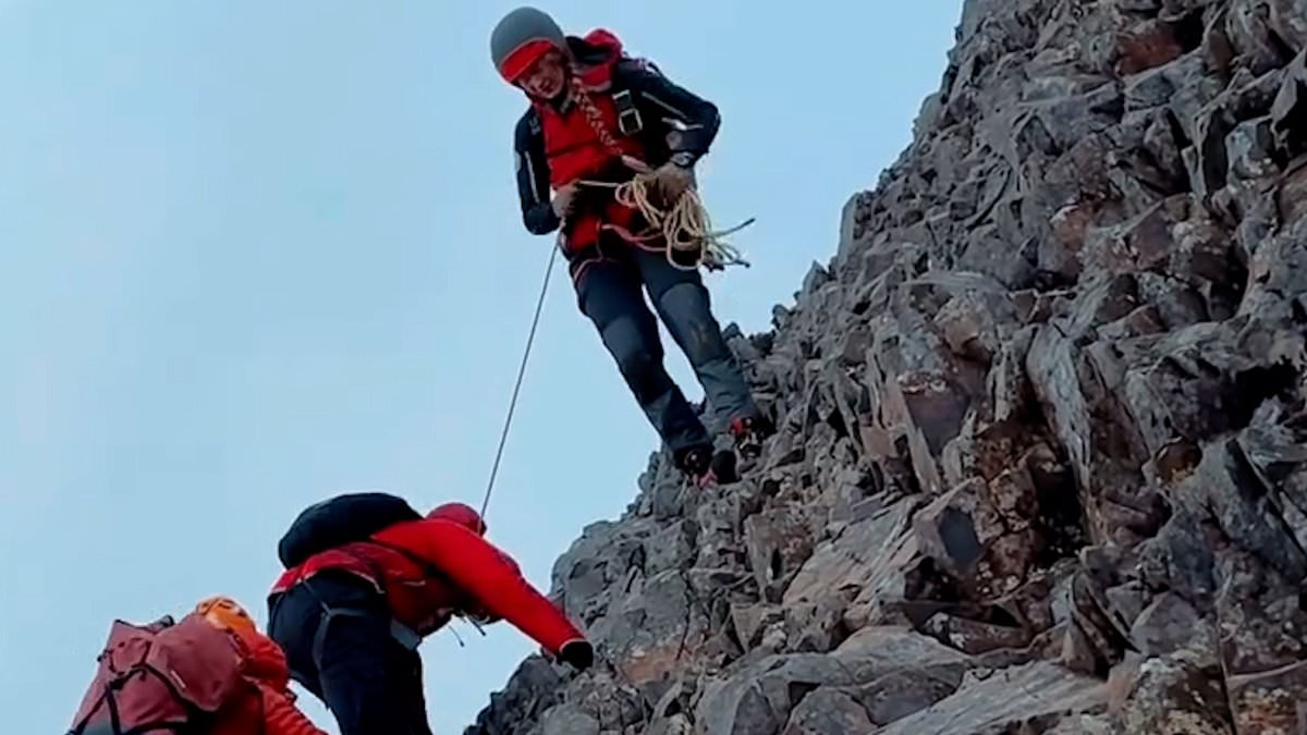 Mountain rescuers hit out at influencers who ‘promote’ climbing in unsafe conditions after daring rescue on Snowdon [Video]