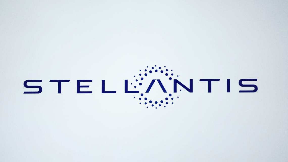 Loan for Stellantis to build 2 electric vehicle battery plants [Video]