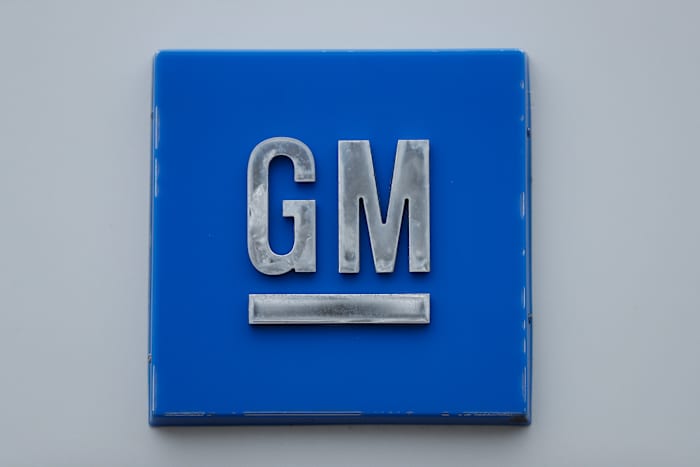 General Motors to sell its stake in Lansing, Michigan, battery factory to LG Energy Solution [Video]