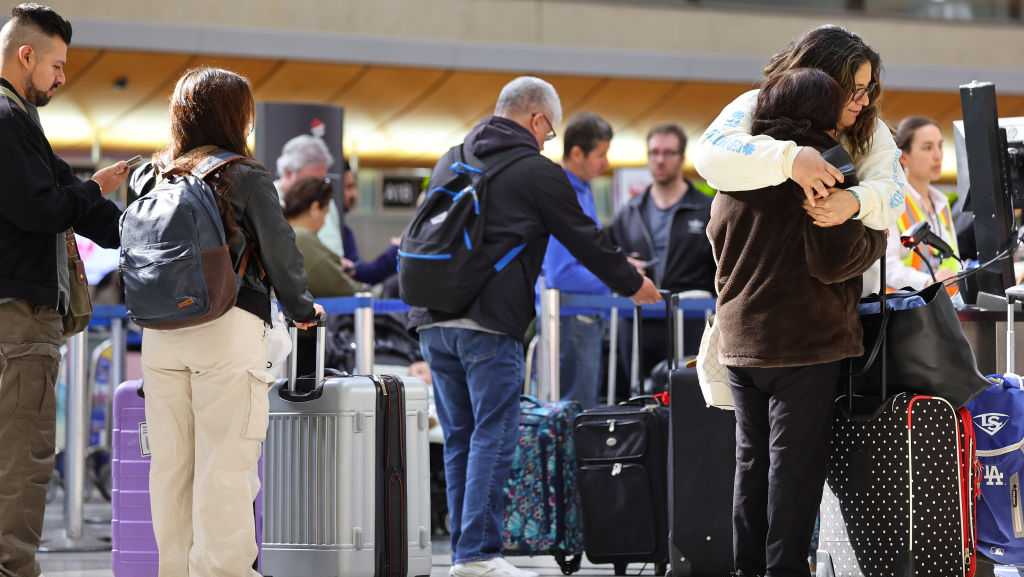 Record-breaking 3 million travelers screened by TSA in a single day [Video]