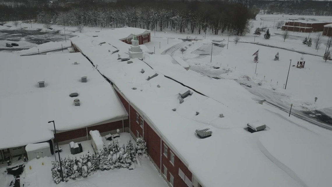 Roof at Ashtabula Lakeside High School partially collapses due to snow [Video]