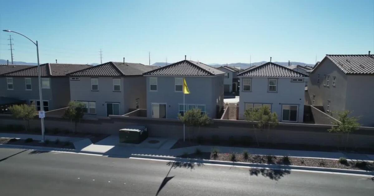 A shift in suburban housing: Dense developments spark debate in Las Vegas [Video]