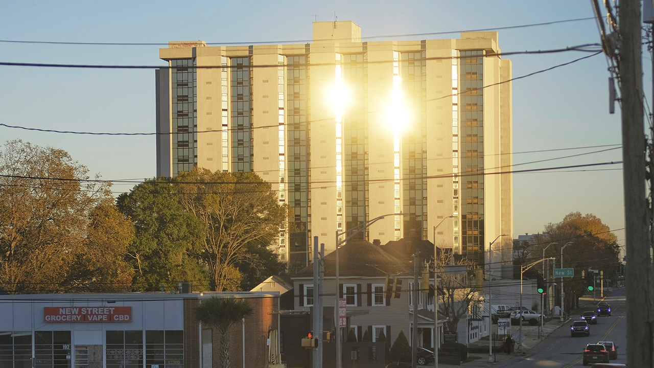 Georgia city to ring in 2025 by imploding 16-story hotel on New Year’s Day [Video]