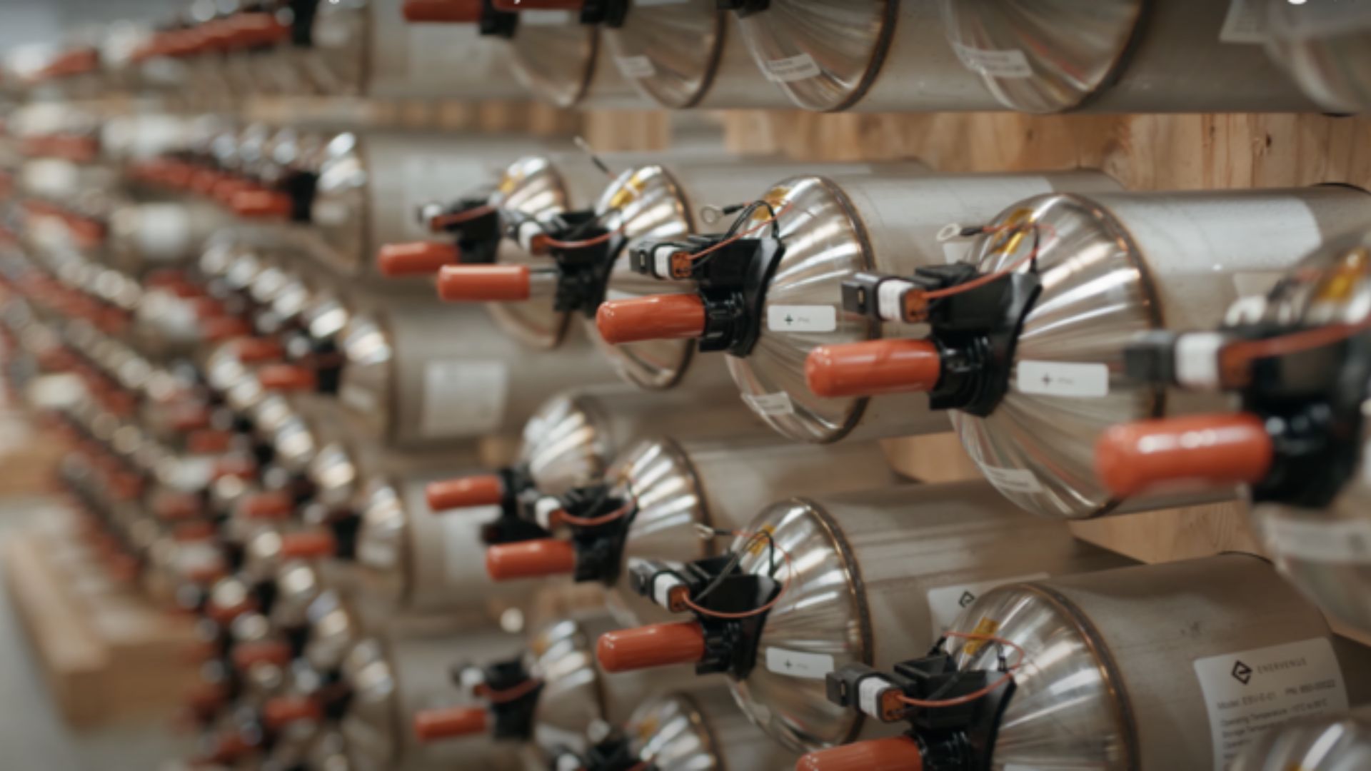 NASA battery offers 30,000 cycles, 30-year life for renewable storage [Video]