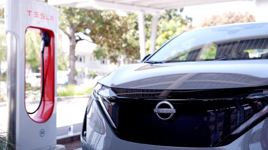 Nissan Ariya to gain access to NACS-compatible Tesla Superchargers [Video]