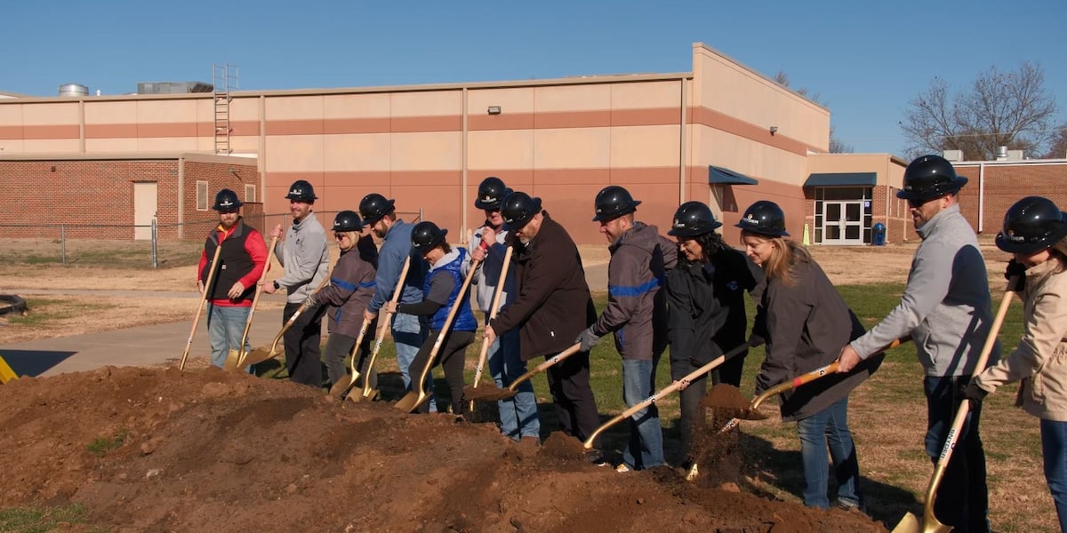 Clever, Mo. school district holds groundbreaking for high school expansion [Video]