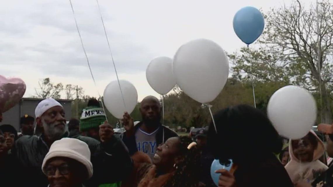 Family and community gathers to remember woman killed in Avondale house explosion in Louisiana [Video]