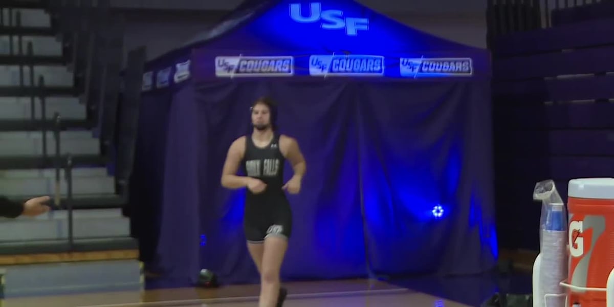 USF women’s wrestlers dominate home opener [Video]