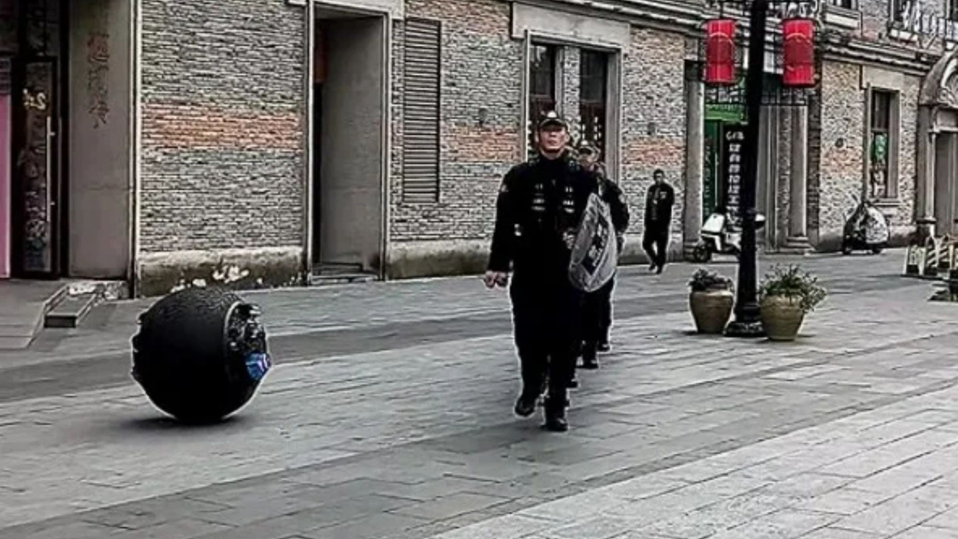 China unveils all-terrain SPHERICAL robocops to chase down, bludgeon & catch criminals using net-launching cannons [Video]