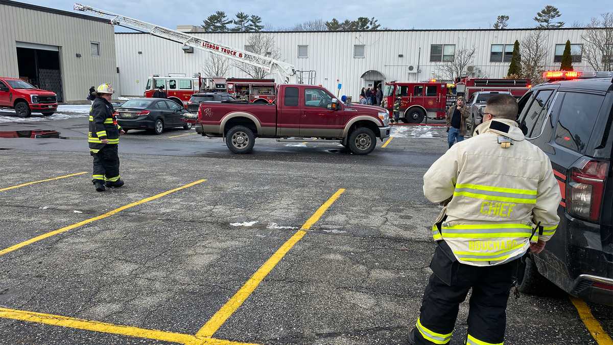 Dingley Press employees evacuated after printing press catches fire [Video]