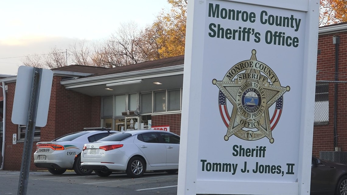 Monroe Co. corrections officers accused of allowing contraband into jail [Video]