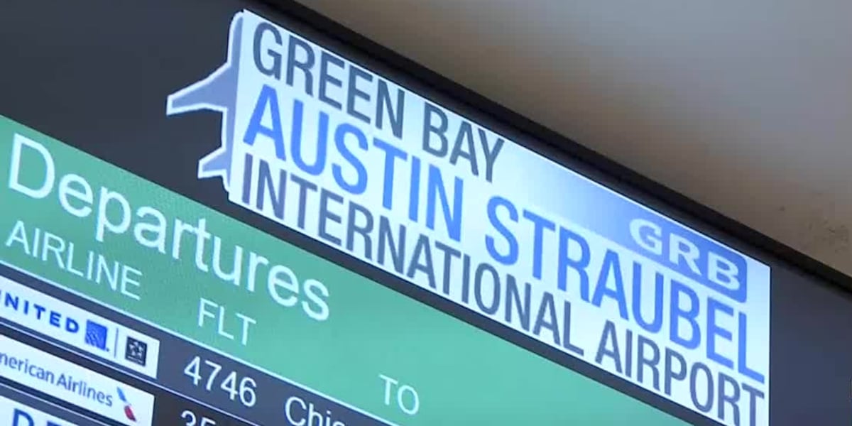 Green Bay Austin Straubel International Airport unveils 2024 holiday trees [Video]