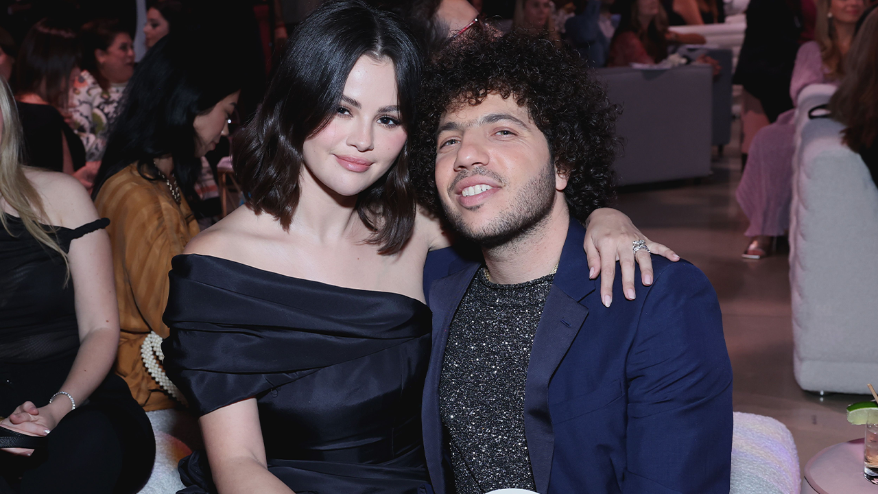 Selena Gomez announces engagement to record producer Benny Blanco [Video]