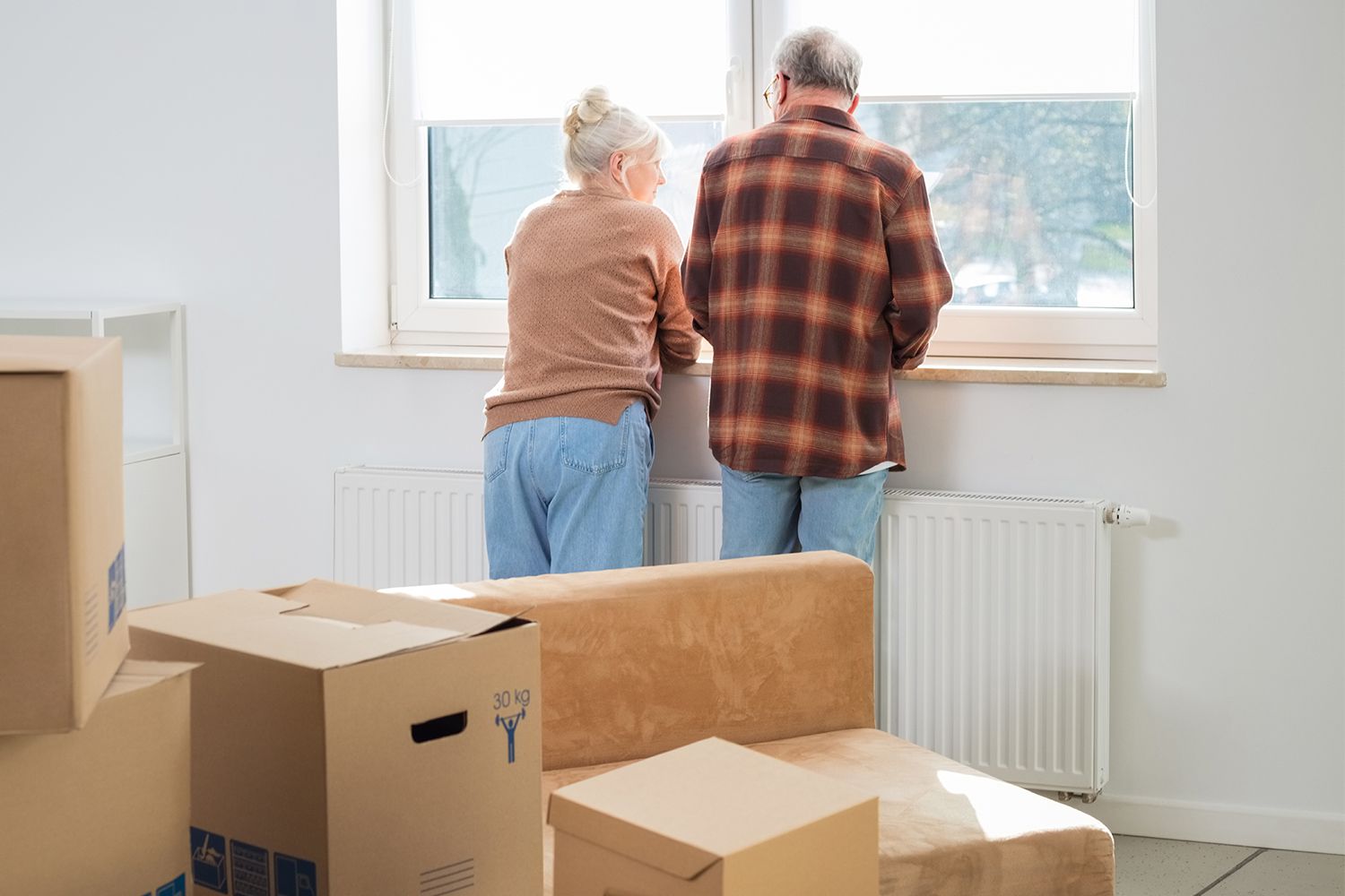 Man Says He Just Bought First Home, But Then Parents Asked to Move In [Video]