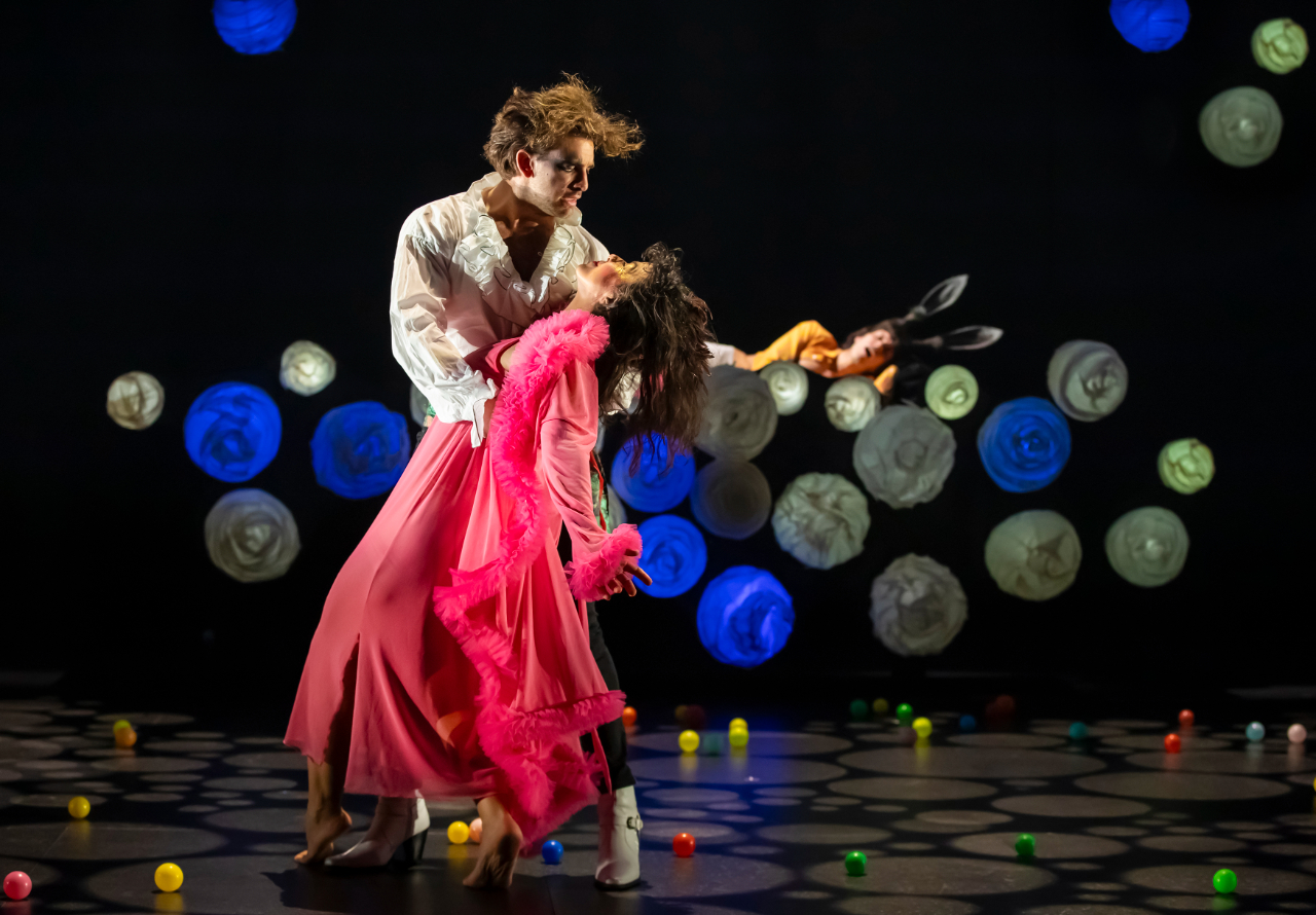 A Midsummer Nights Dream at Barbican Theatre [Video]