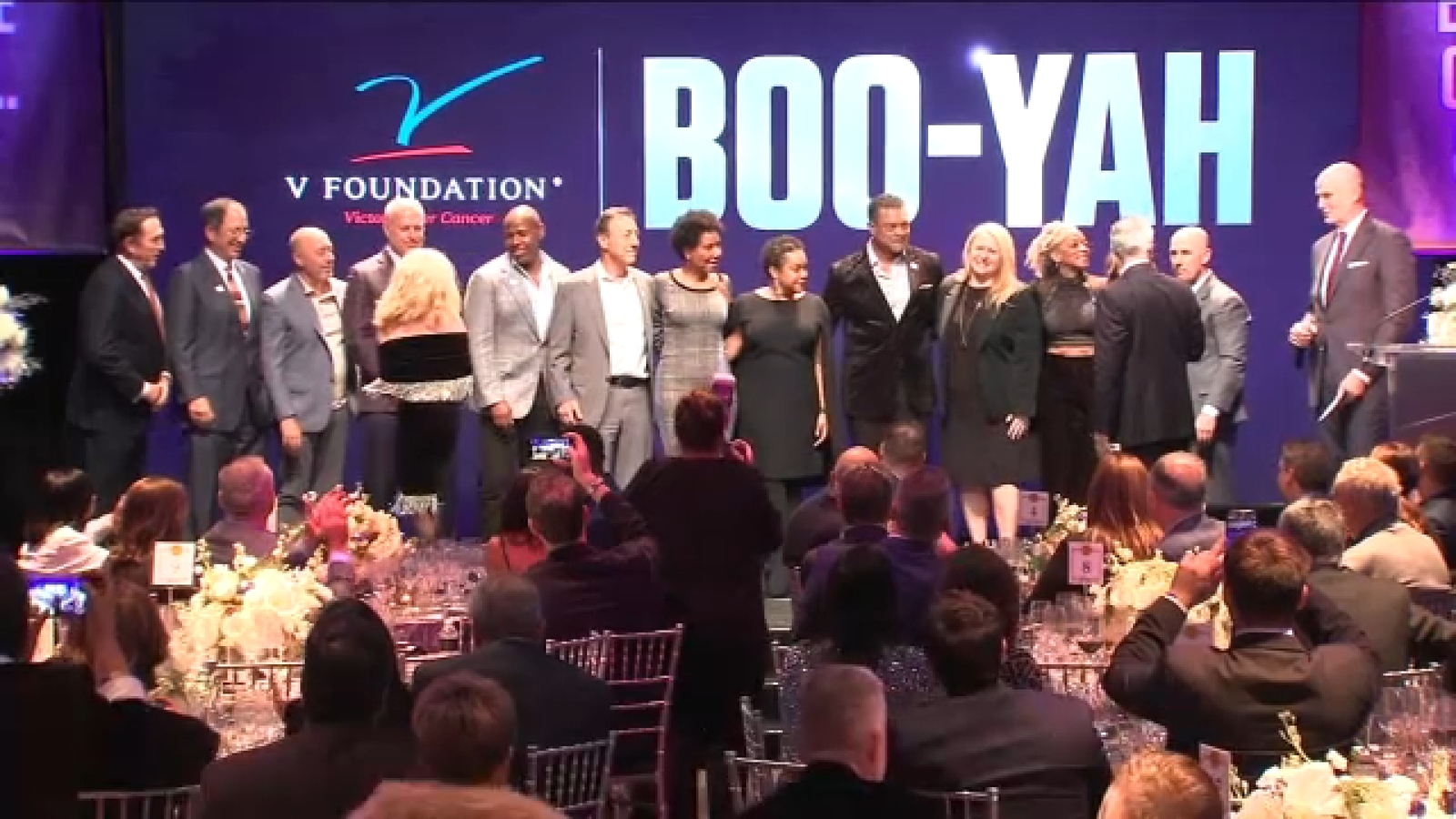 V Foundation’s 4th annual Boo-Yah! event in NYC honors legacy of ESPN sportscaster Stuart Scott [Video]