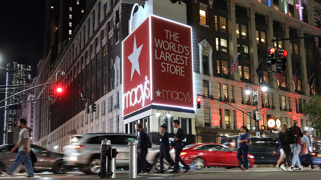 Macy’s accelerates closures this year [Video]