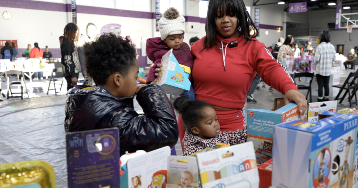 Third annual Toyz in the Neighborhood drive helps hundreds of families [Video]