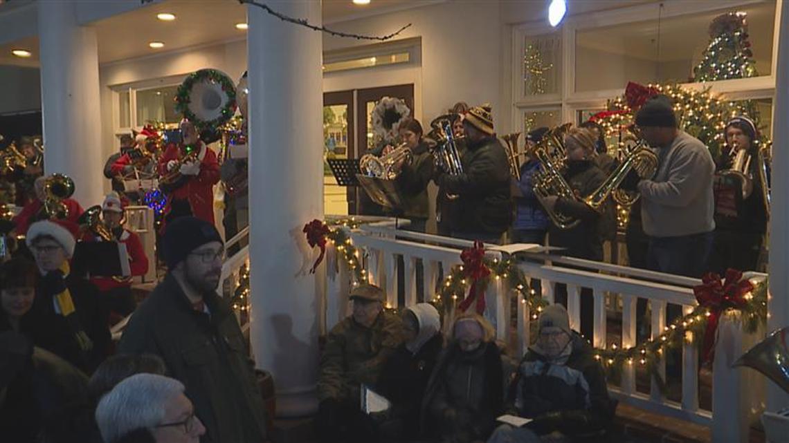 Gettysburg tuba carolers bring communities together [Video]