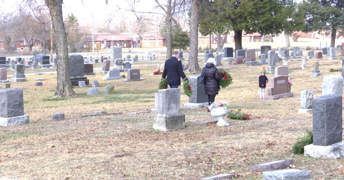 Bartlesville community honors veterans on Wreaths Across America day | News [Video]