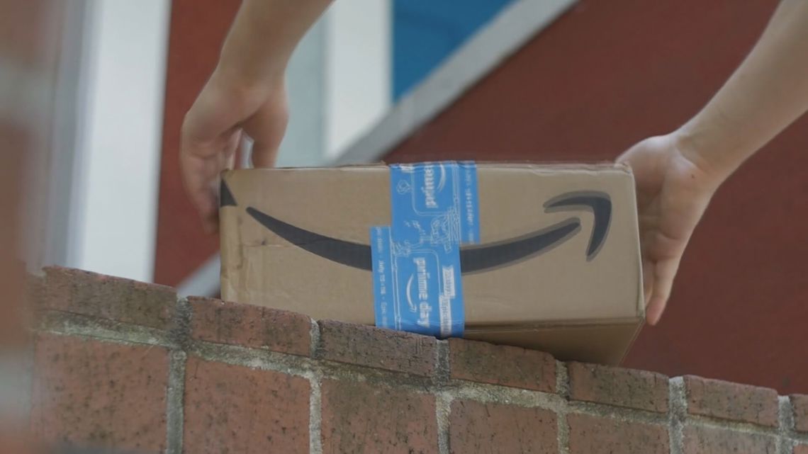 Deliveries and package scams during the holiday season [Video]