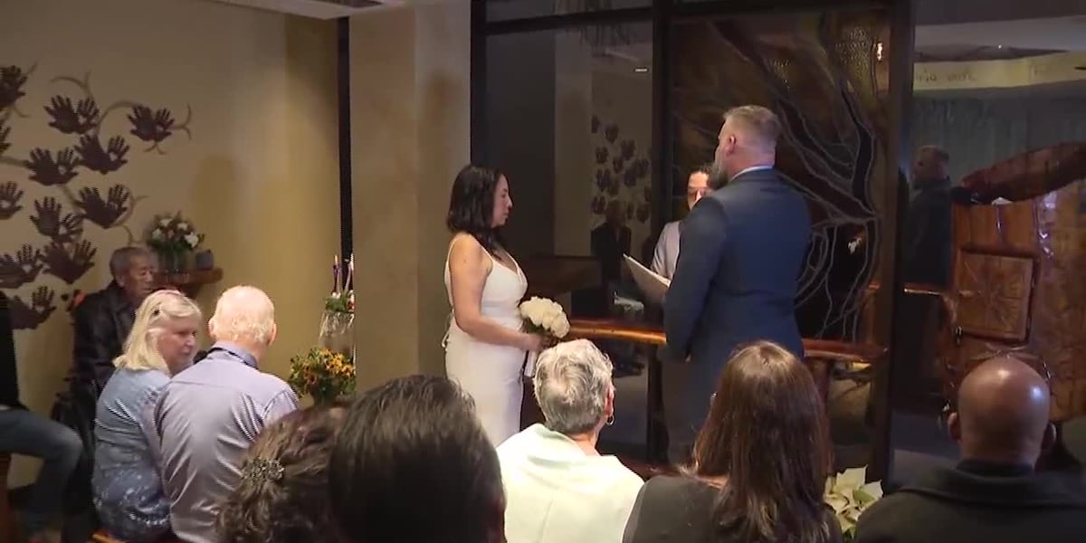 Bride and groom move their wedding to the hospital after her father suffers a stroke [Video]