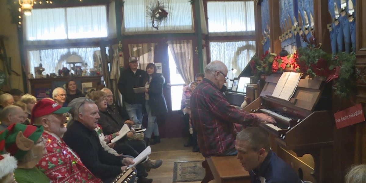 Small town South Dakota store continues holiday tradition [Video]