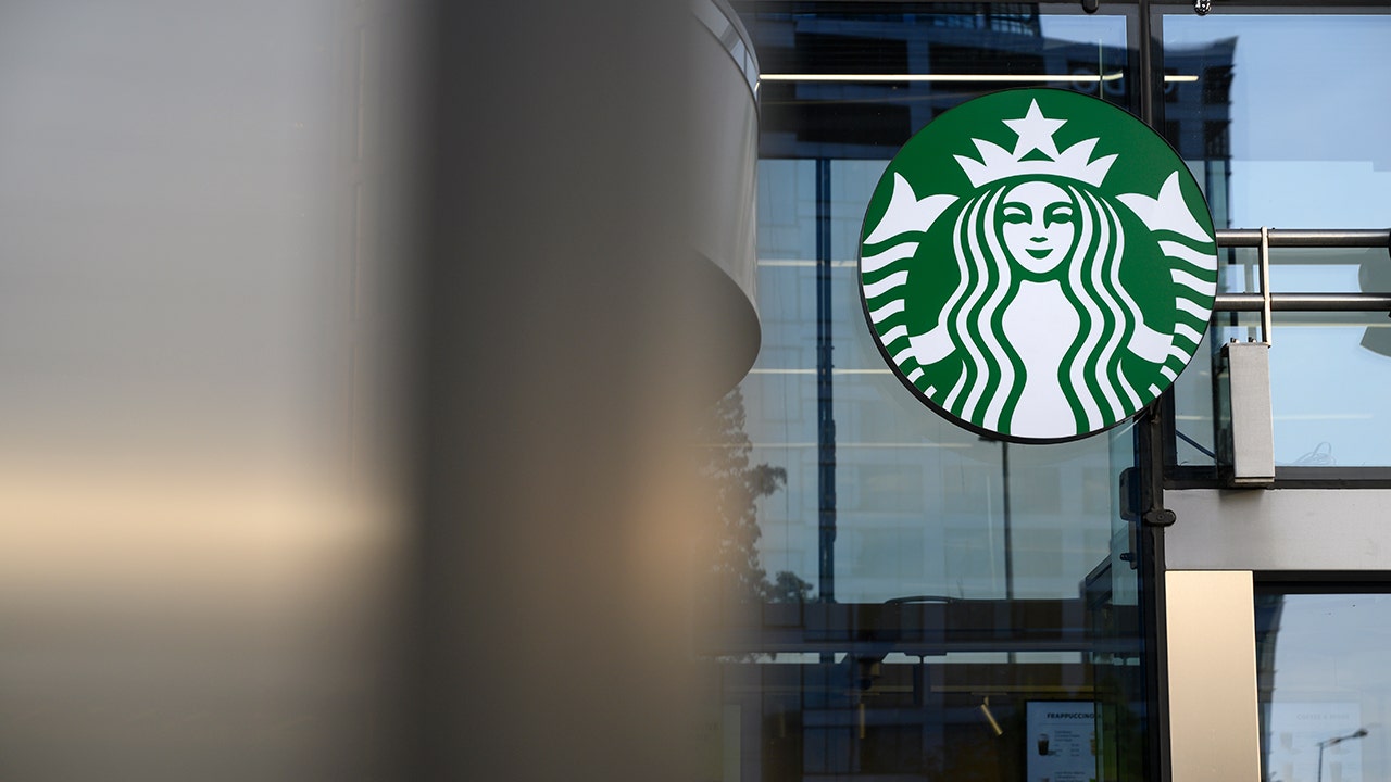 Starbucks doubles parental leave amid massive turnaround effort [Video]