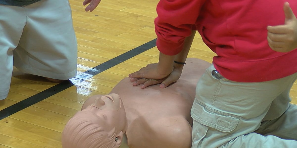 Calera Middle School participates in life-saving training for students and staff [Video]