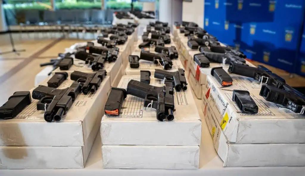 Record number of illegal guns seized in Mississauga, Brampton: police [Video]