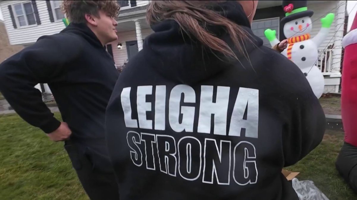 Jersey Shore community honors life of 15-year-old Leigha Cirillo with inflatable Santas  NBC10 Philadelphia [Video]