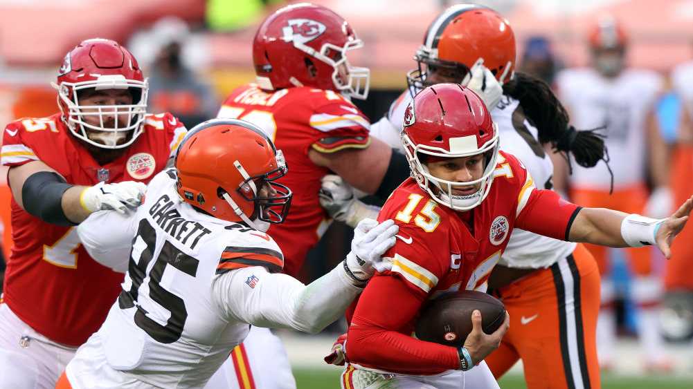 Andy Reid, Patrick Mahomes and Carson Wentz talk to reporters [Video]