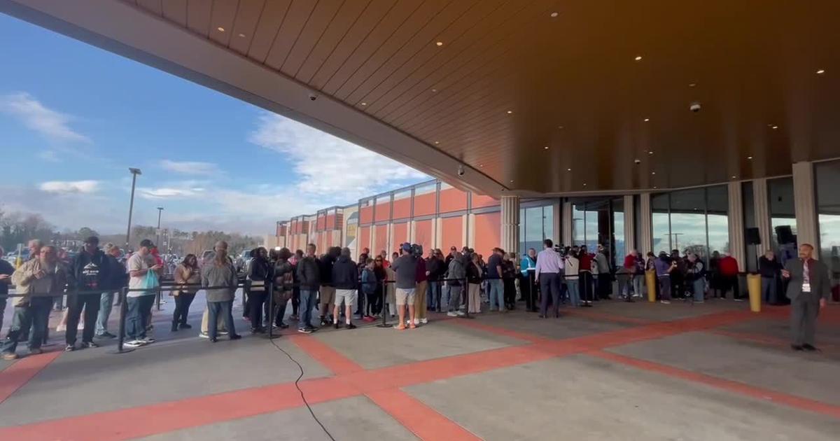 Danville holds grand opening of Caesars Virginia casino [Video]