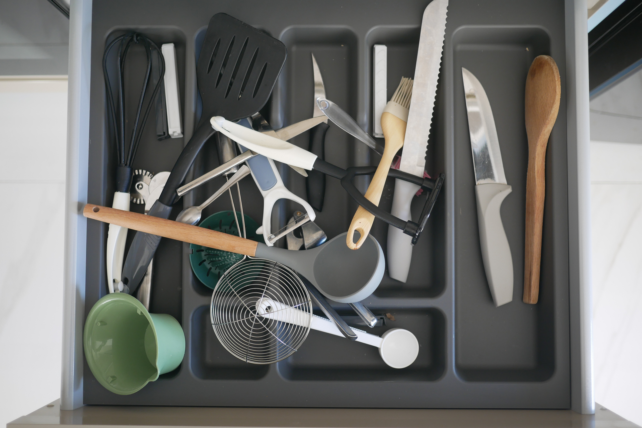 Man Asks Girlfriend to Unload DishwasherInternet Furious at Result: ‘Jail’ [Video]