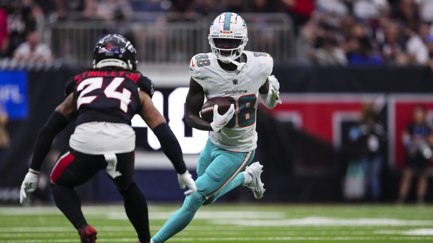 Dolphins WR Grant DuBose is expected back in Miami on Wednesday [Video]