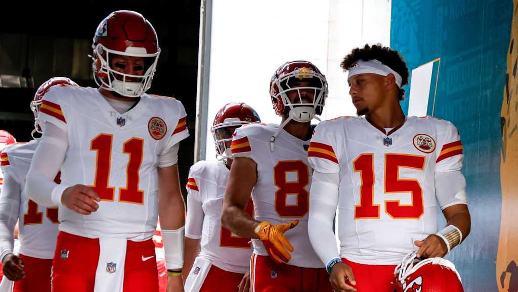 Chiefs may have their best Patrick Mahomes backup yet in Carson Wentz [Video]