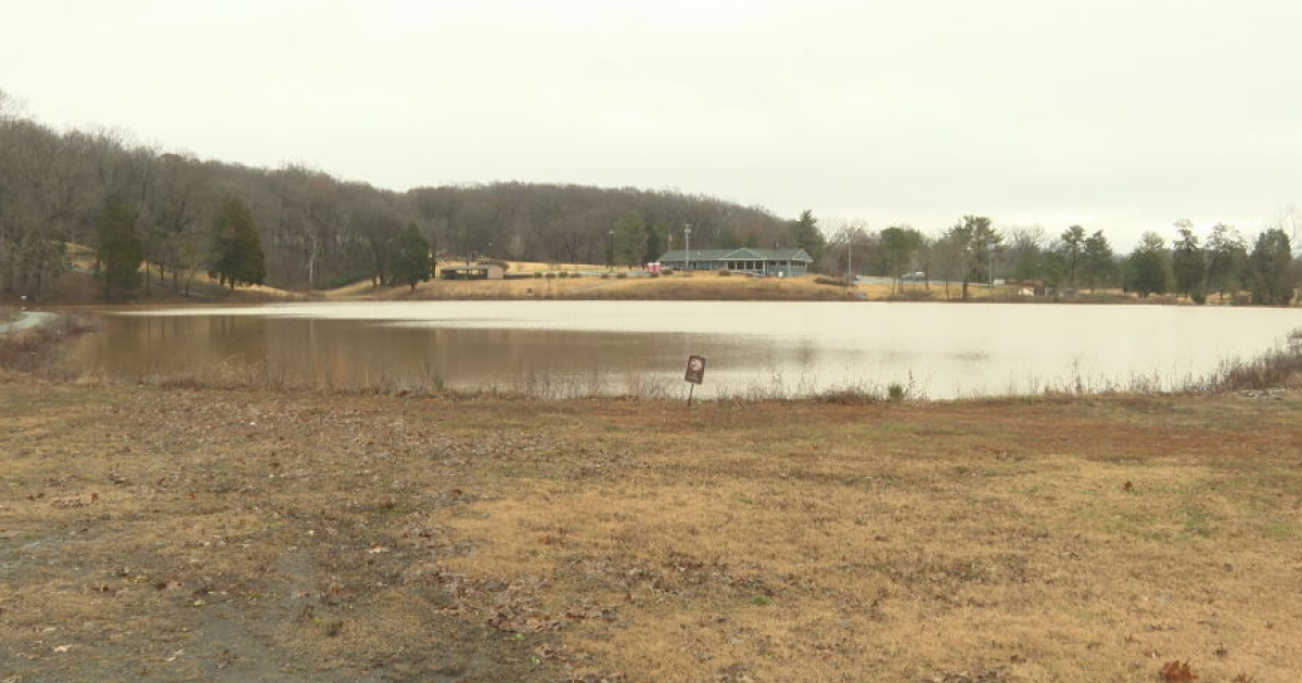 Clarksville mayor addresses state effort to drain Swan Lake. [Video]