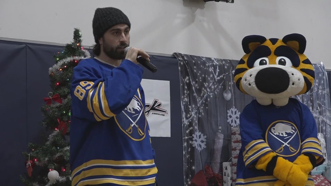 Sabres Alex Tuch delivers toys to students [Video]