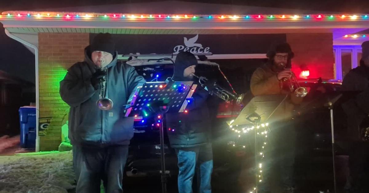 “Rockin’ Around the Christmas Tree” on Christmas Lane [Video]