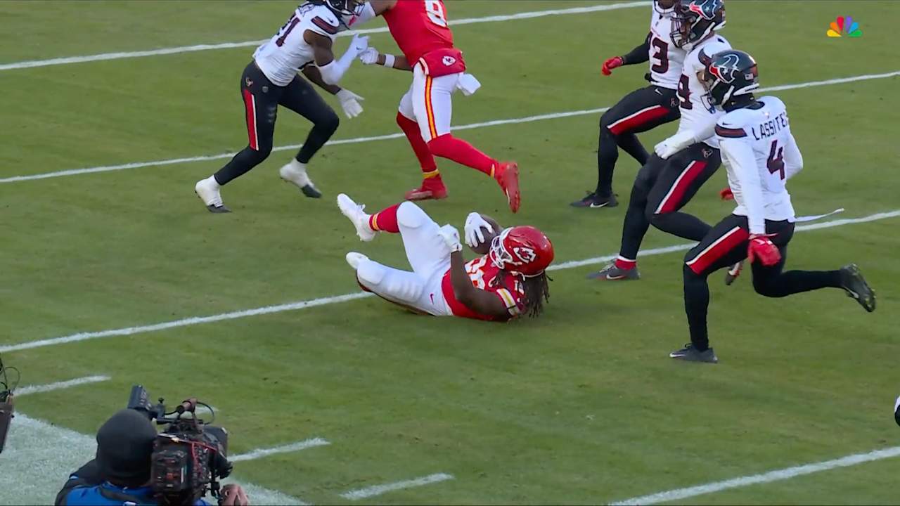 Chiefs Running Back Kareem Hunt’s Game-Sealing 20-yard Run Ends with a Slide Inside Red Zone [Video]