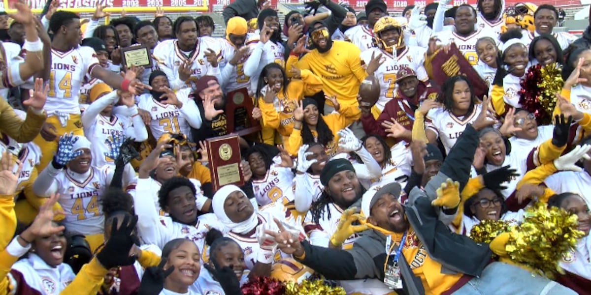 West Charlotte holds off Seventy-First to win second title [Video]