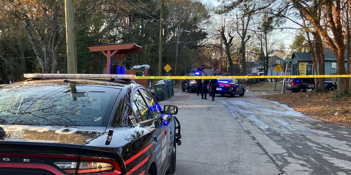 Large police investigation in northwest Atlanta [Video]