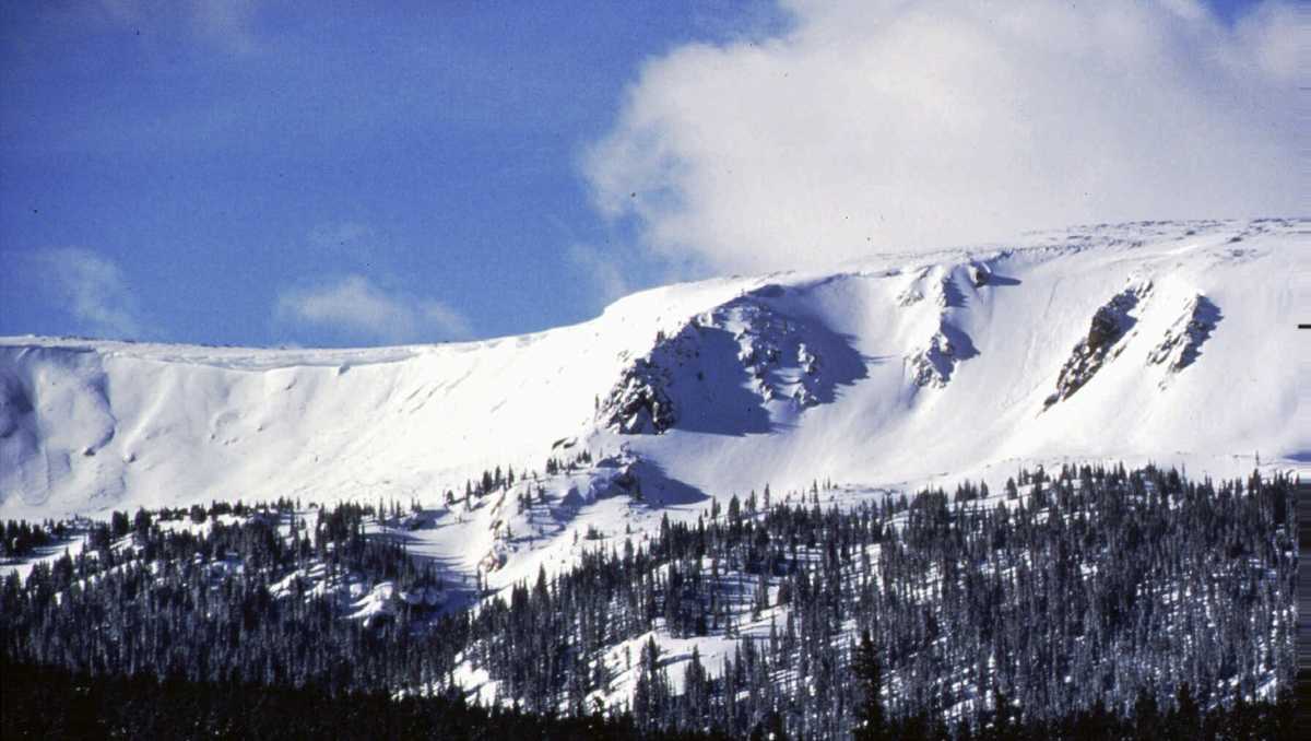 174 Colorado skiers and snowboarders rescued after lift cracks [Video]