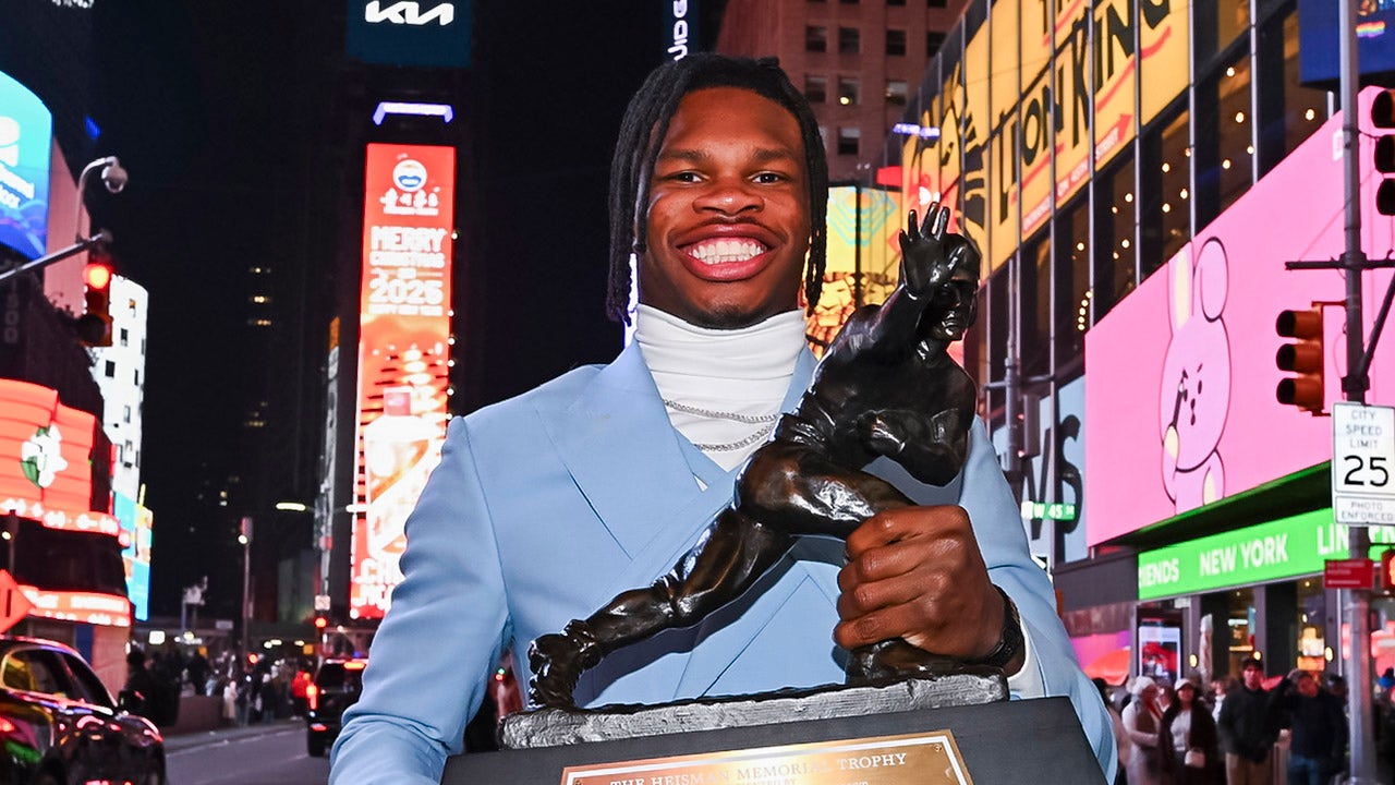 Heisman winner Travis Hunter, fiance delete social media amid rumors, criticism [Video]