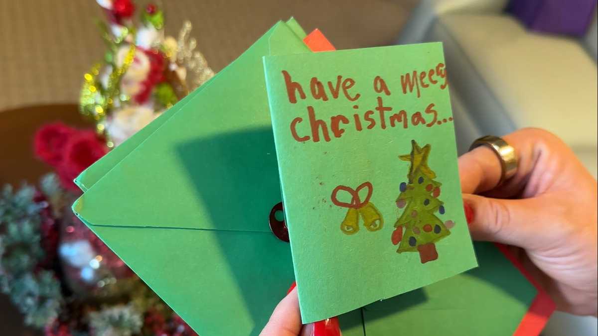 Students make Christmas cards for residents at senior living community [Video]